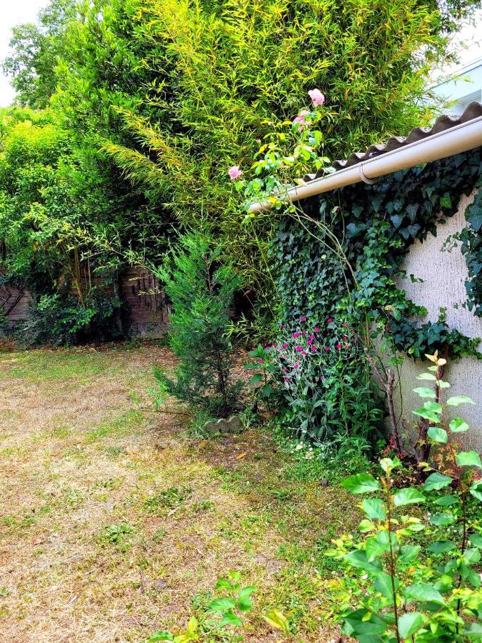 Villa Avec Piscine A Burdeos Exterior foto